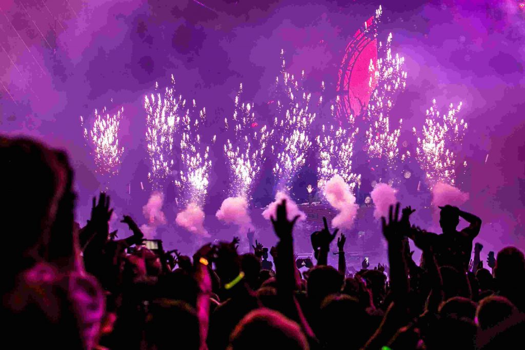 Everything You Need to Know About Hiring a Wedding DJ pexels wendy wei 1190298 compressed