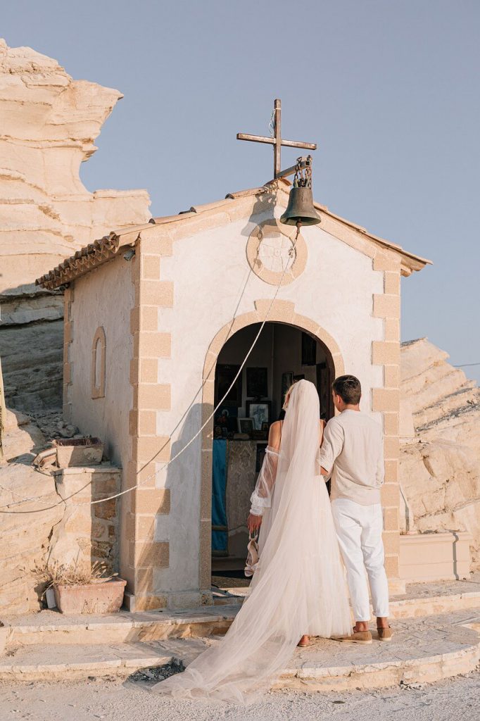 25 Ways to Cut Wedding Costs by Having a Smaller Event bride 5519805 1280